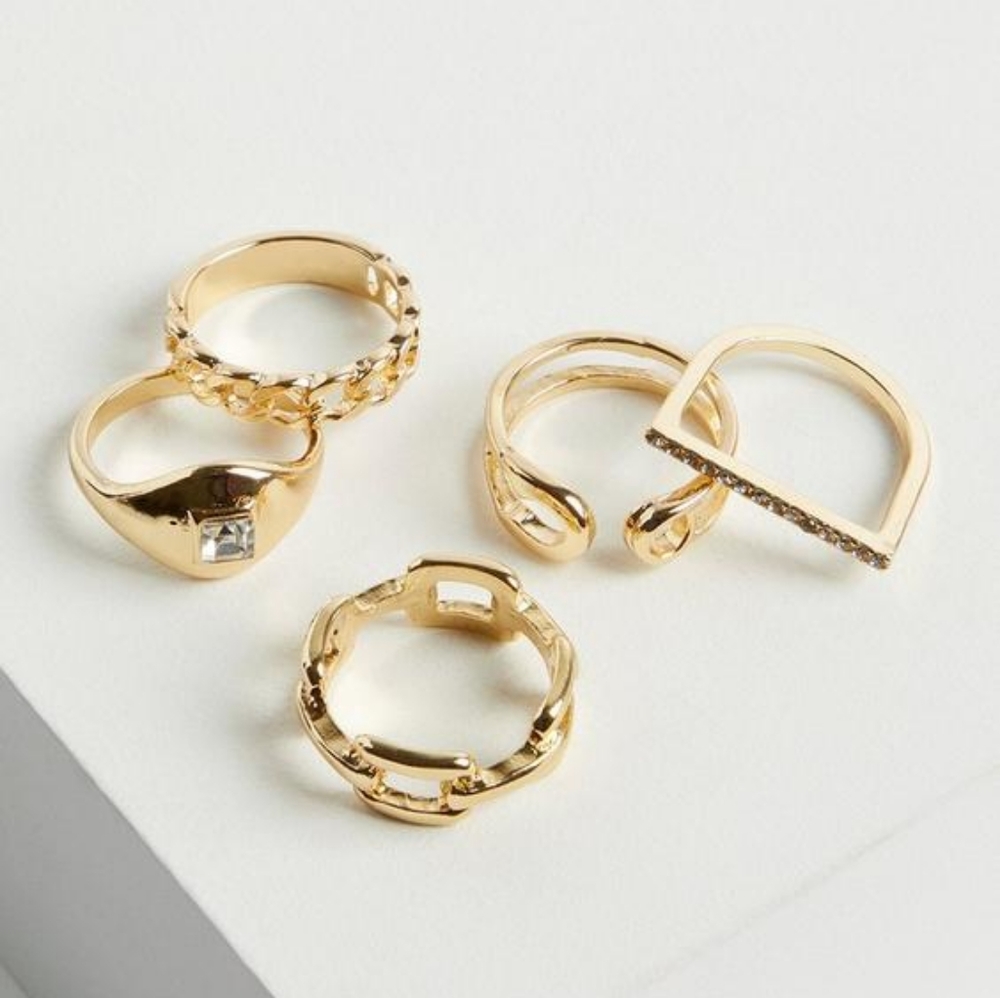 Torrid Link Gold Tone Set of 5 Rings Jewelry